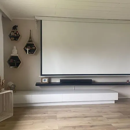 Kinofeeling Im Reihenhaus Mit Schönem Garten Apartment *