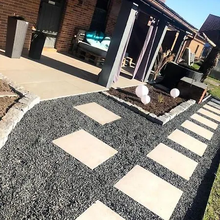 Apartment Kinofeeling Im Reihenhaus Mit Schönem Garten