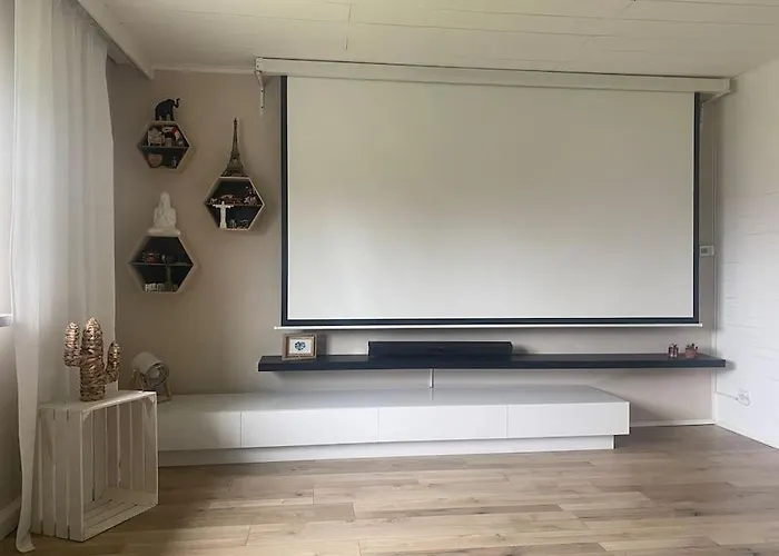 Kinofeeling Im Reihenhaus Mit Schoenem Garten Lejlighed *