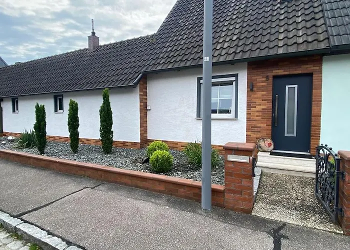 Appartement Kinofeeling Im Reihenhaus Mit Schoenem Garten